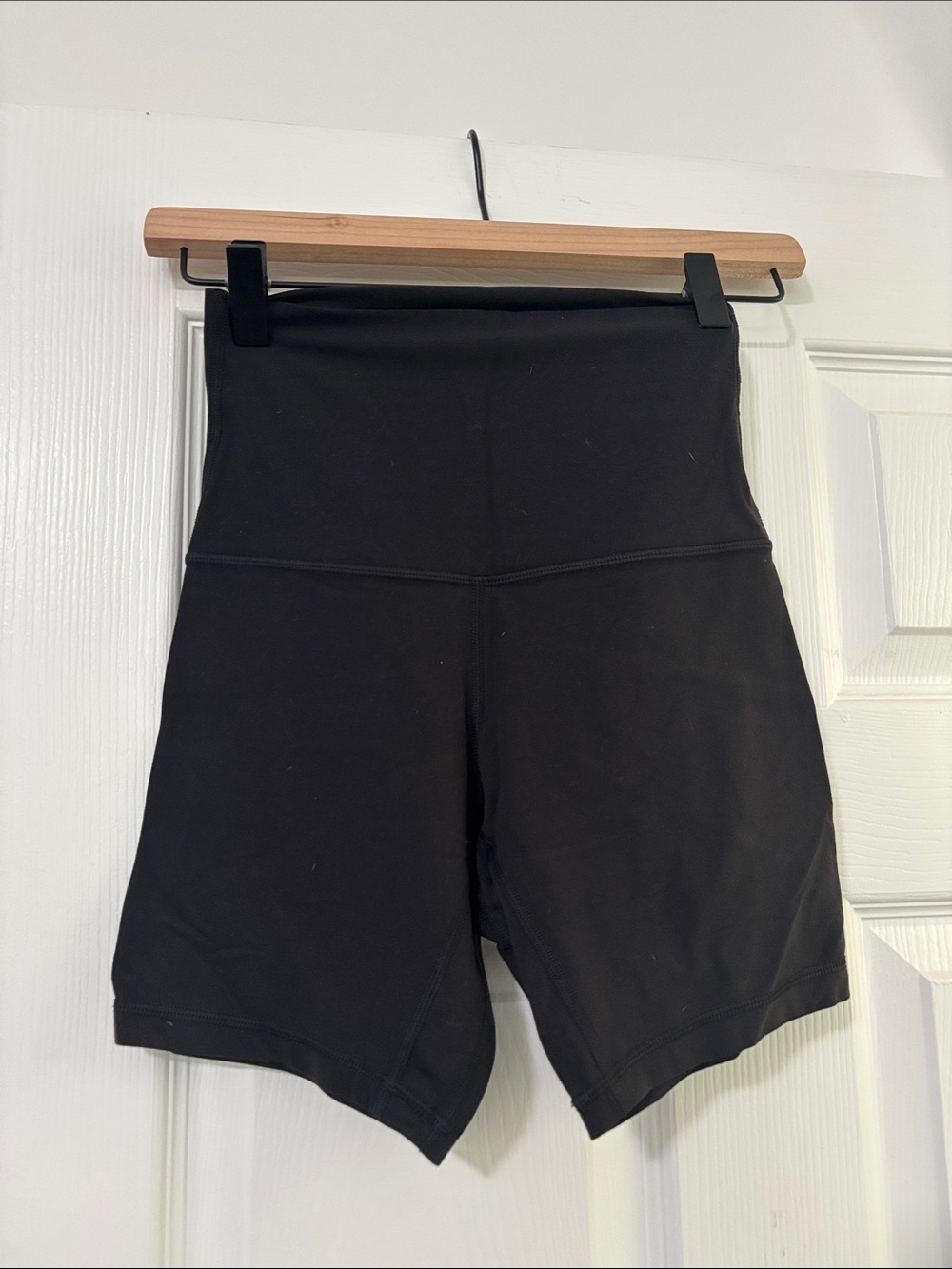 Lululemon extra high waist black align shorts 4”, size 4